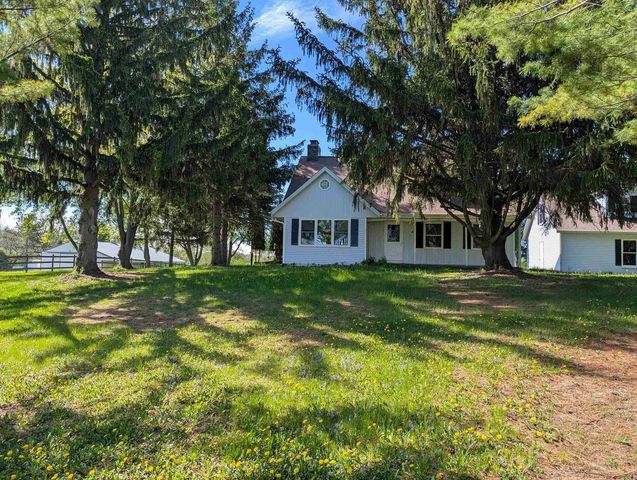 N79W33915 Petersen Road, Oconomowoc, WI 53066