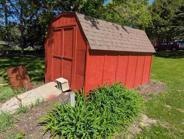 N79W33915 Petersen Road, Oconomowoc, WI 53066
