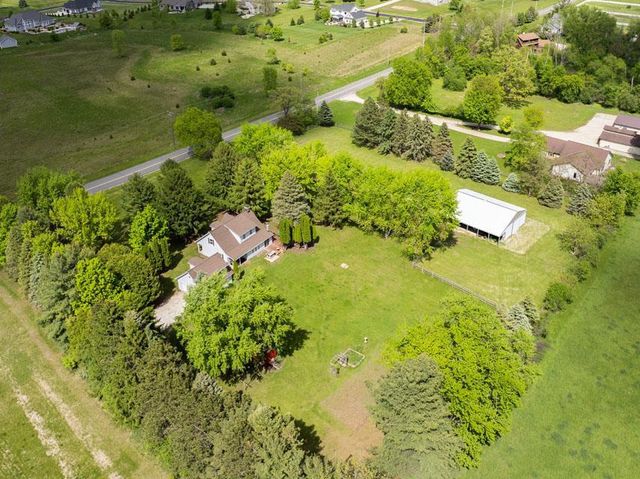 N79W33915 Petersen Road, Oconomowoc, WI 53066