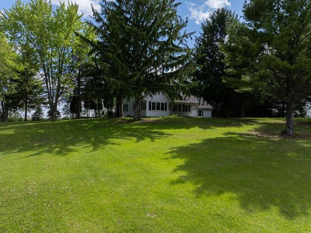 N79W33915 Petersen Road, Oconomowoc, WI 53066