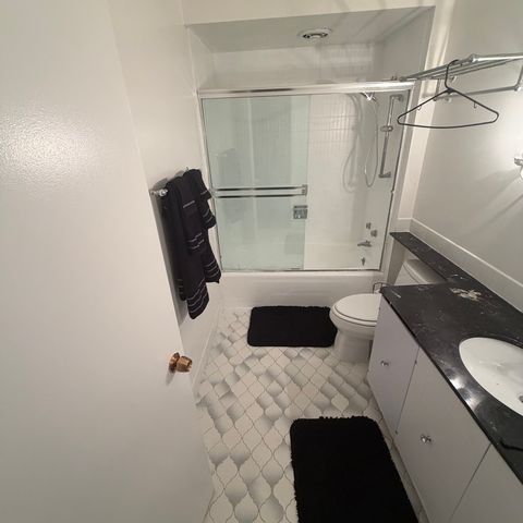6101 N Sheridan Road 4A, Chicago, IL 60660