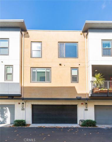 2850 N Glassell Street, Orange, CA 92865