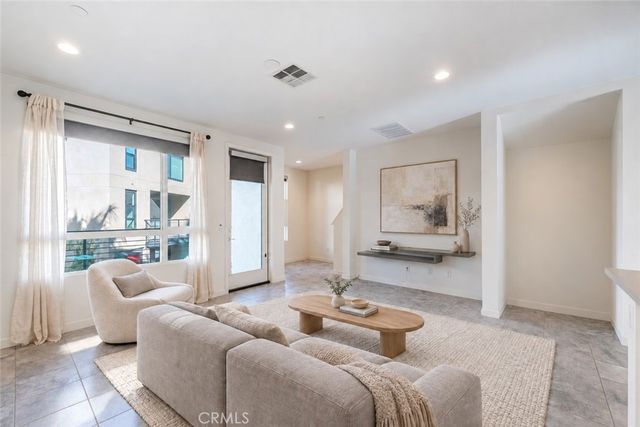 2850 N Glassell Street, Orange, CA 92865
