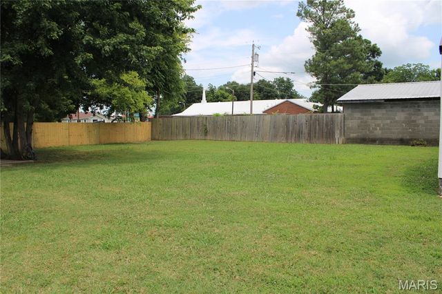 1022 E 4th Street, Kennett, MO 63857