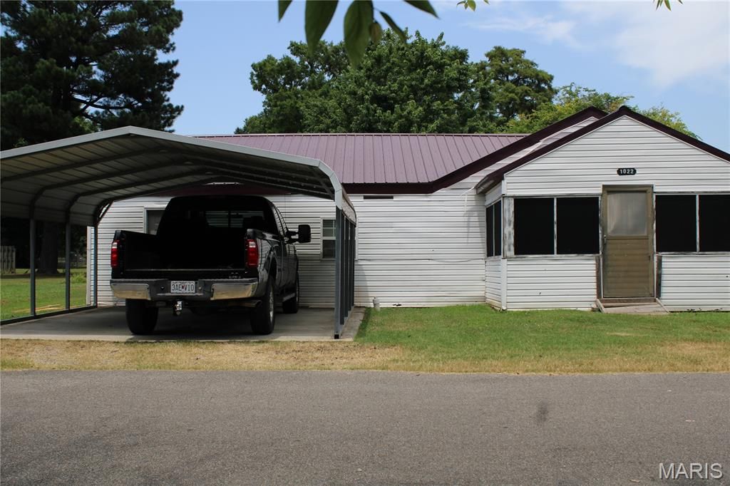 1022 E 4th Street, Kennett, MO 63857