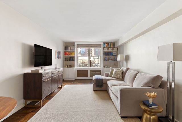 13 W 13TH Street 4DN, New York City, NY 10011