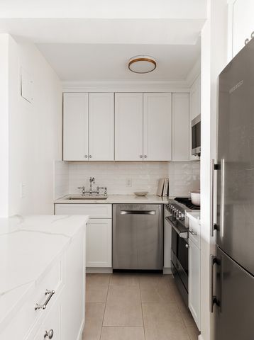 13 W 13TH Street 4DN, New York City, NY 10011