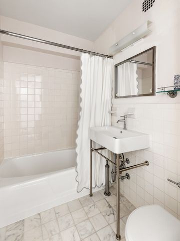 13 W 13TH Street 4DN, New York City, NY 10011