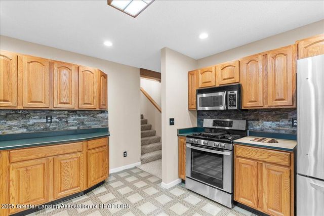 6325 W Lake Drive, Haslett, MI 48840