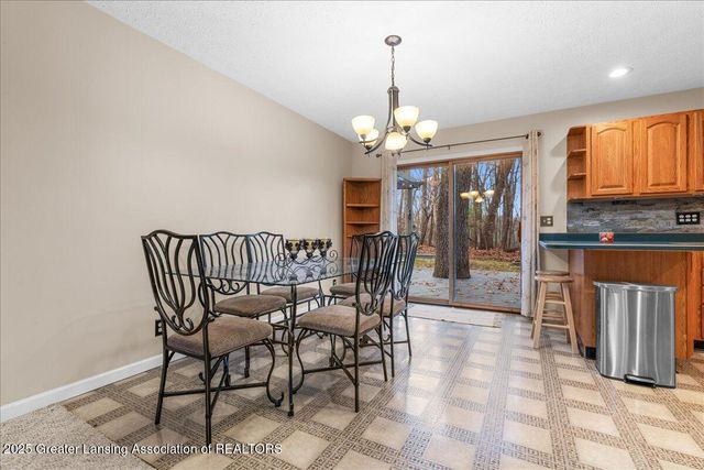 6325 W Lake Drive, Haslett, MI 48840