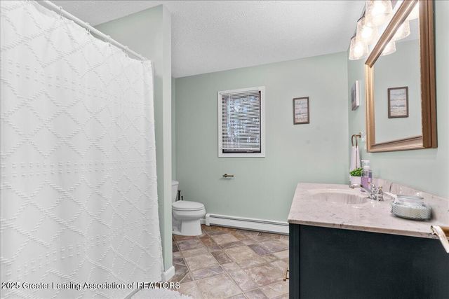 6325 W Lake Drive, Haslett, MI 48840