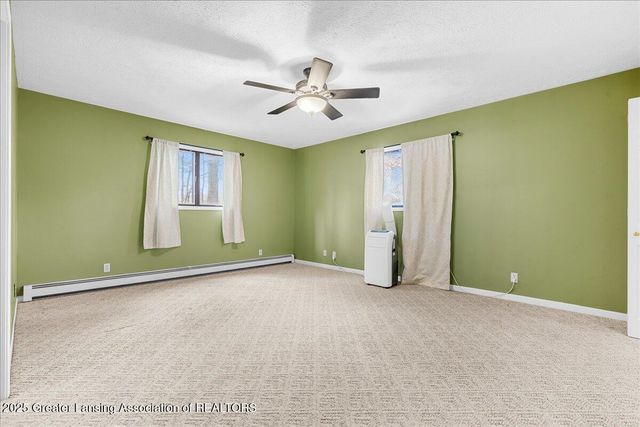 6325 W Lake Drive, Haslett, MI 48840