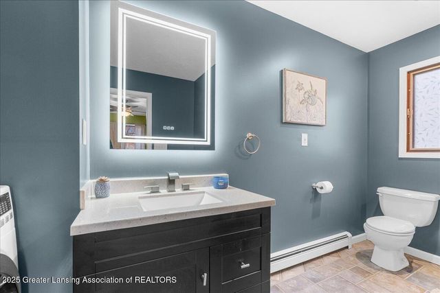 6325 W Lake Drive, Haslett, MI 48840