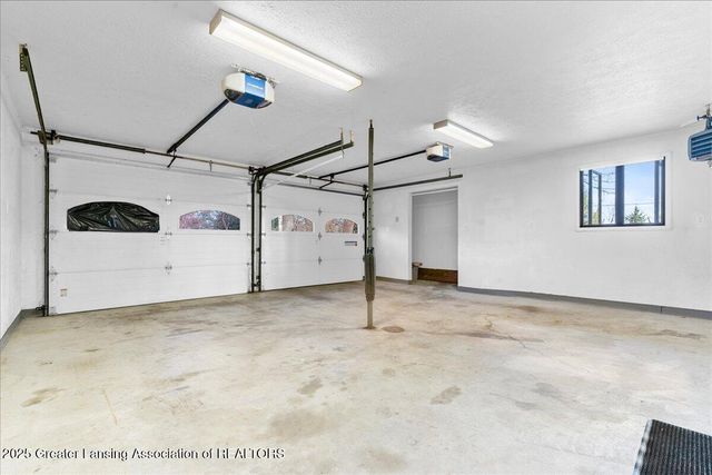 6325 W Lake Drive, Haslett, MI 48840