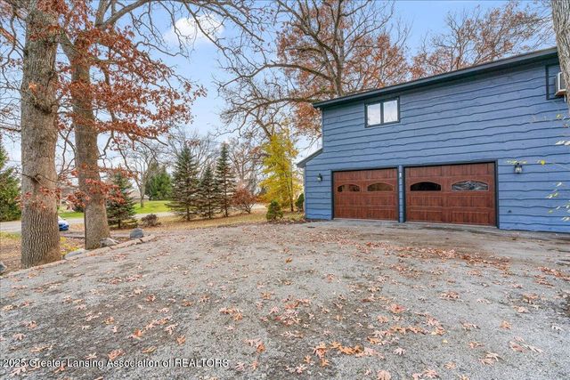 6325 W Lake Drive, Haslett, MI 48840