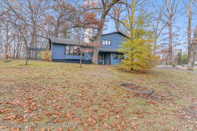 6325 W Lake Drive, Haslett, MI 48840