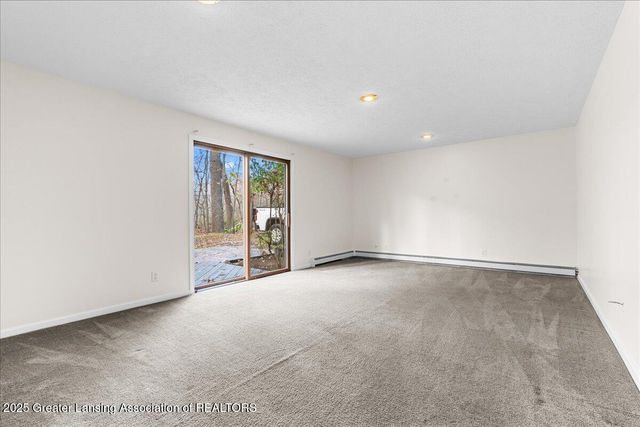 6325 W Lake Drive, Haslett, MI 48840