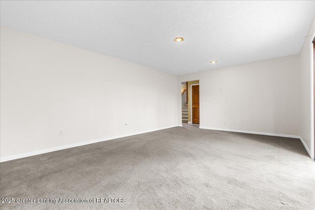 6325 W Lake Drive, Haslett, MI 48840