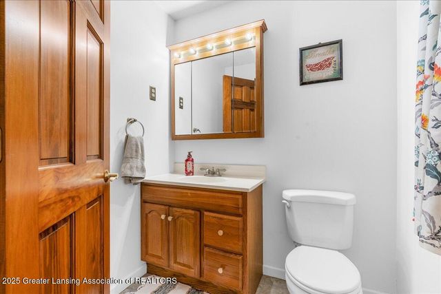 6325 W Lake Drive, Haslett, MI 48840