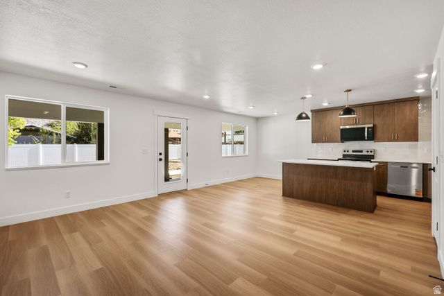 355 N LIBERTY COVE DR, Harrisville, UT 84404