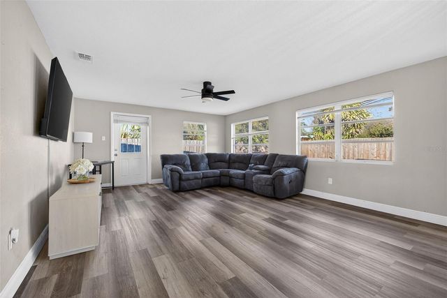 3301 70TH LANE N, St Petersburg, FL 33710