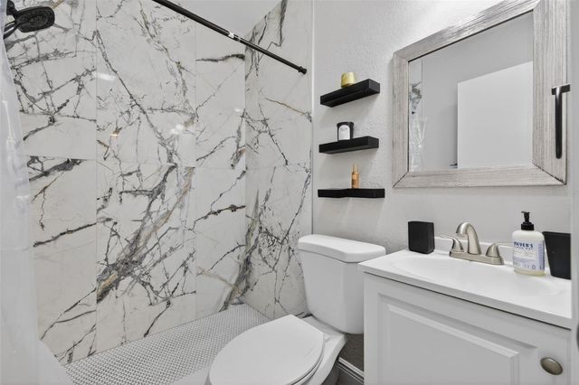 3301 70TH LANE N, St Petersburg, FL 33710