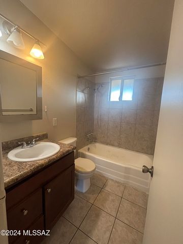 2821 N Columbus Blvd Apt 10, Tucson, AZ 85712