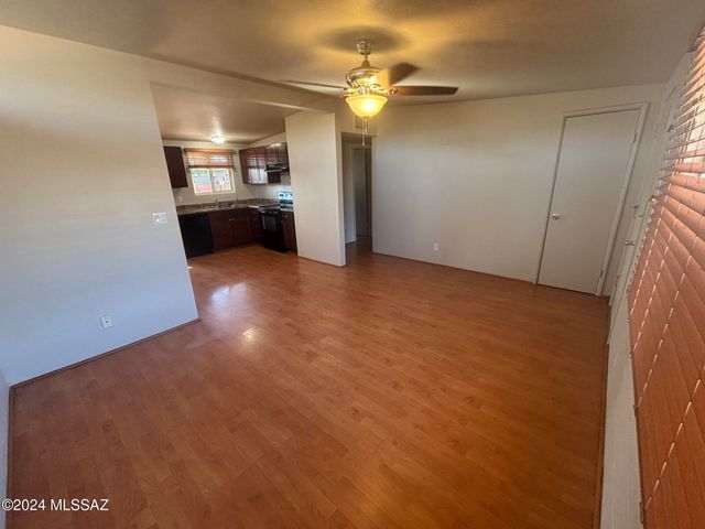 2821 N Columbus Blvd Apt 10, Tucson, AZ 85712
