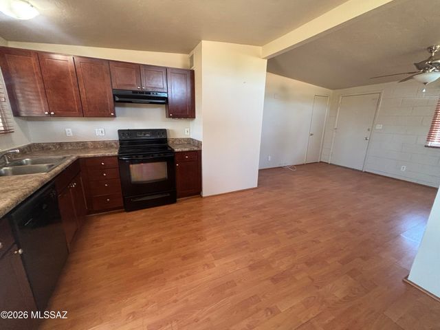 2821 N Columbus Blvd Apt 10, Tucson, AZ 85712