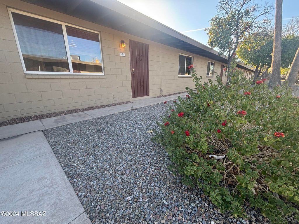 2821 N Columbus Blvd Apt 10, Tucson, AZ 85712