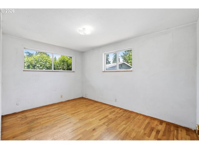 1995 SMITHOAK St, Eugene, OR 97404