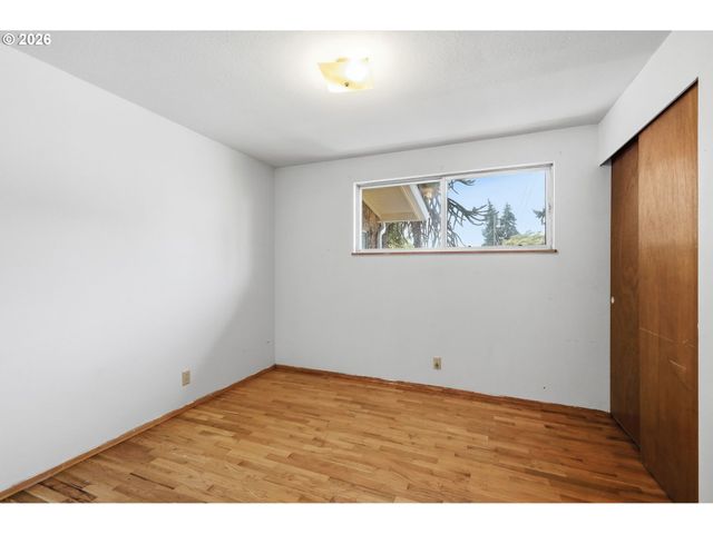 1995 SMITHOAK St, Eugene, OR 97404