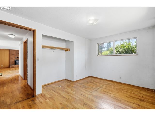 1995 SMITHOAK St, Eugene, OR 97404