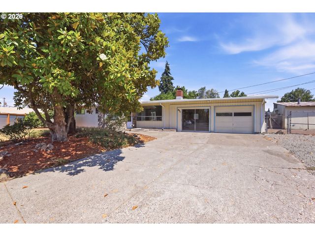 1995 SMITHOAK St, Eugene, OR 97404