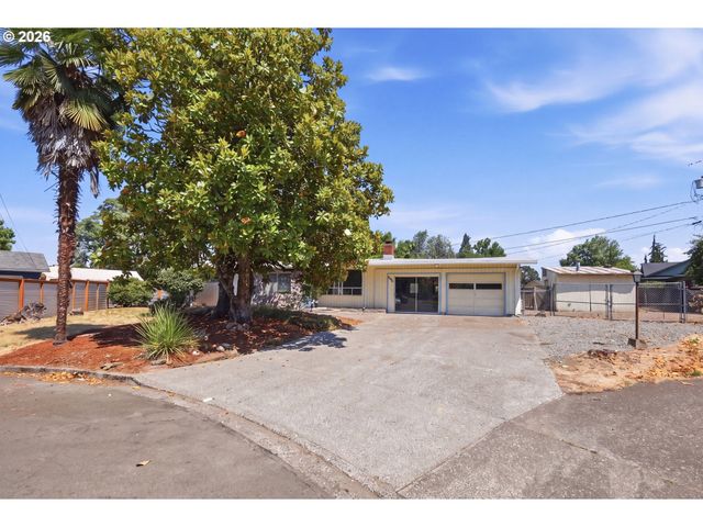 1995 SMITHOAK St, Eugene, OR 97404