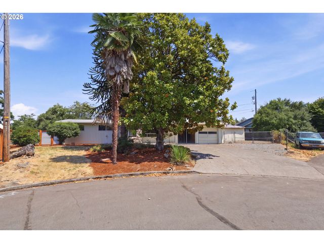 1995 SMITHOAK St, Eugene, OR 97404