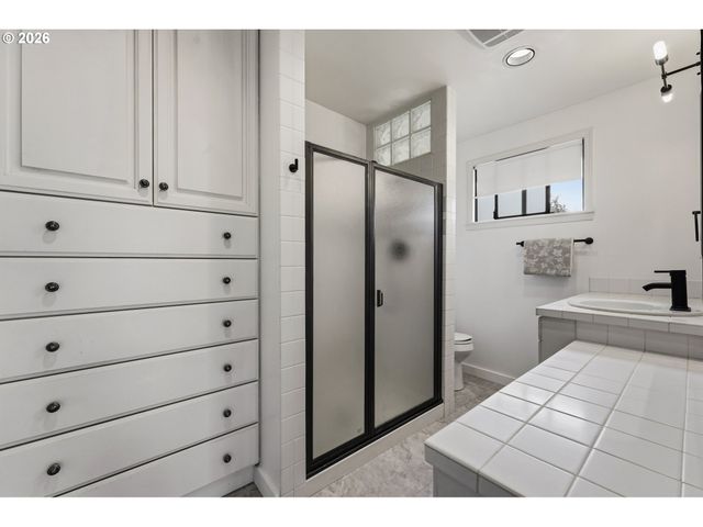 8480 Se HOOD St, Clackamas, OR 97015