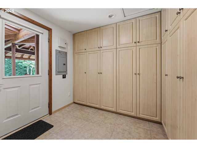 8480 Se HOOD St, Clackamas, OR 97015