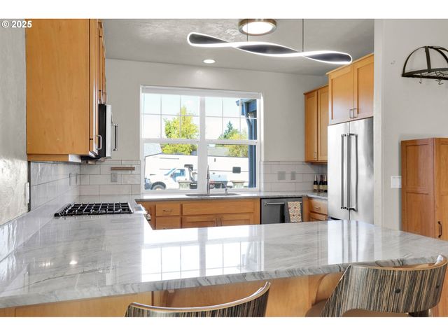 4663 CALUMET Way, Eugene, OR 97404