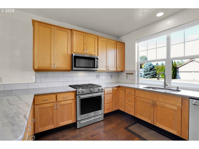 4663 CALUMET Way, Eugene, OR 97404