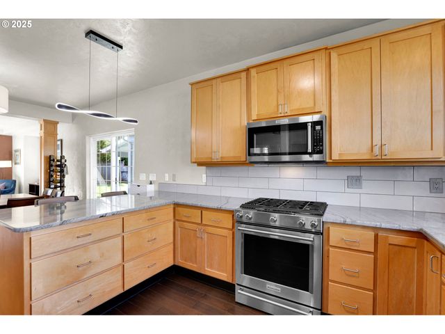 4663 CALUMET Way, Eugene, OR 97404