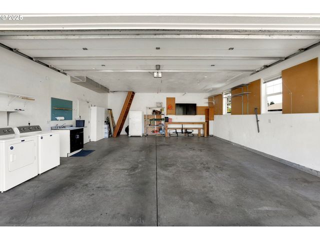 4663 CALUMET Way, Eugene, OR 97404