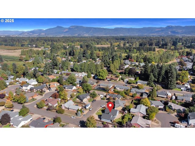 4663 CALUMET Way, Eugene, OR 97404