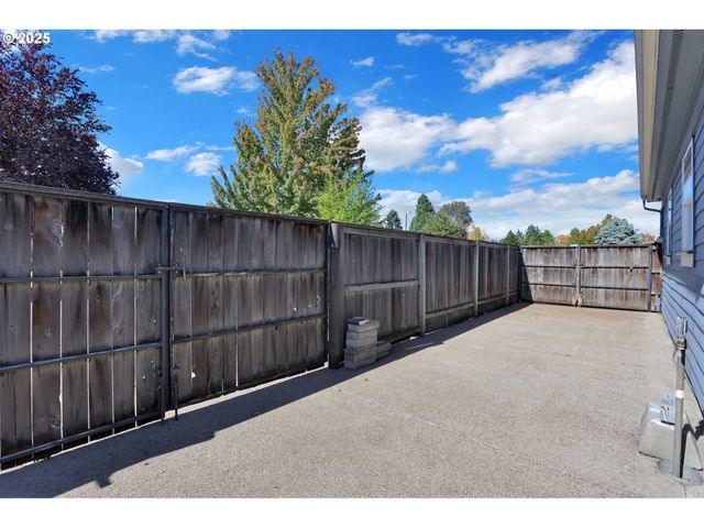 4663 CALUMET Way, Eugene, OR 97404