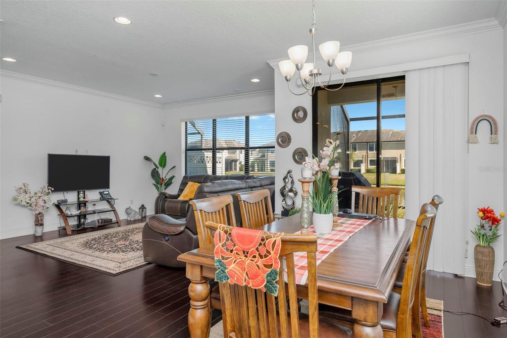 Image 7 of property listing at 11617 CROWNED SPARROW LANE, Tampa, FL 33626