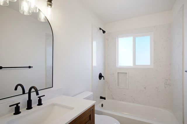 1757 Hickory Ave, Livingston, CA 95334
