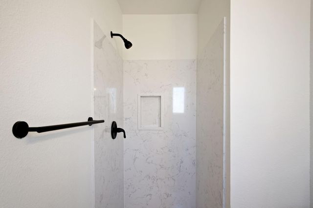 1757 Hickory Ave, Livingston, CA 95334