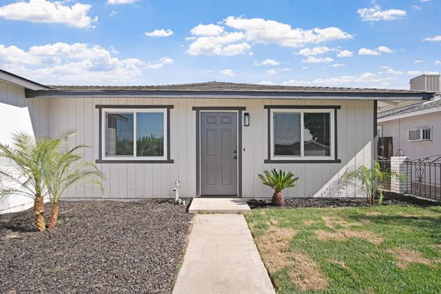 1757 Hickory Ave, Livingston, CA 95334