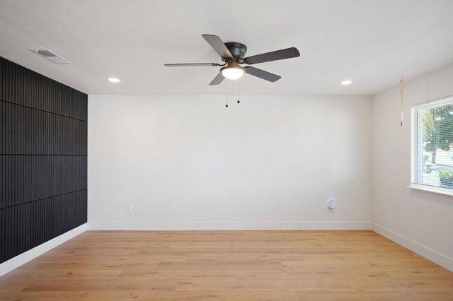 1757 Hickory Ave, Livingston, CA 95334