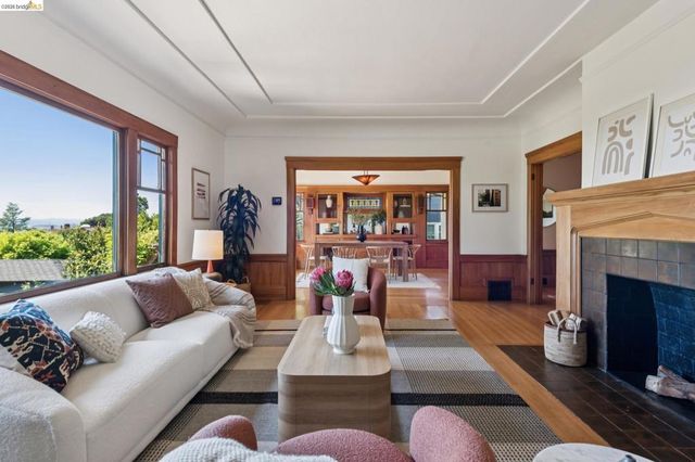 938 San Benito Rd, Berkeley, CA 94707